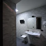 Gatto Bianco House Bed and Breakfast 3*
