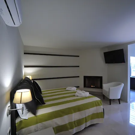 Gatto Bianco House Bed & Breakfast 3*