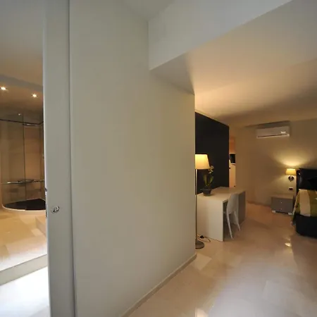 Gatto Bianco House Bed & Breakfast
