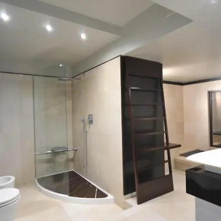 Gatto Bianco House 4*