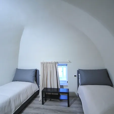 Gatto Bianco House Bed & Breakfast 4*