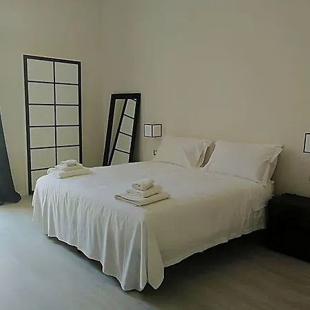 Gatto Bianco House Bed & Breakfast 3*
