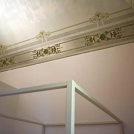 Gatto Bianco House 3* Bari