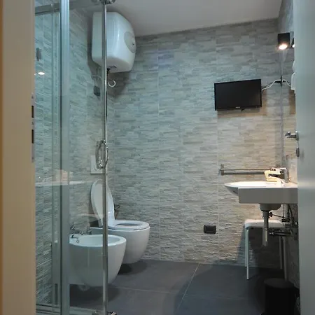 Gatto Bianco House 2* Бари