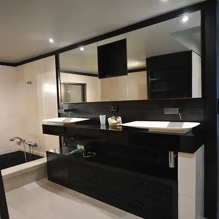 Gatto Bianco House 2* Бари